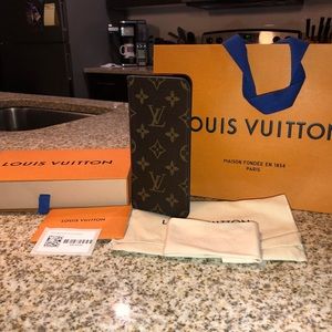 Louis Vuitton iPhone 8 Plus Monogram Folio